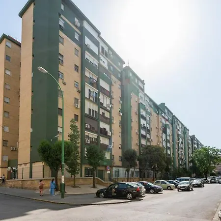 Amplio Con 4 Y 2 Banos - Great With 4 - 2 Baths Apartment *