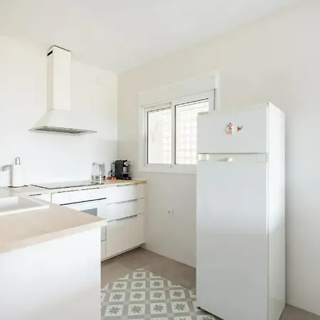 Amplio Con 4 Y 2 Banos - Great With 4 - 2 Baths *