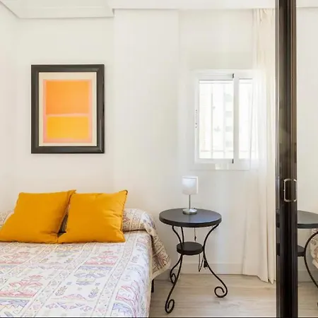 Amplio Con 4 Y 2 Banos - Great With 4 - 2 Baths Apartment *