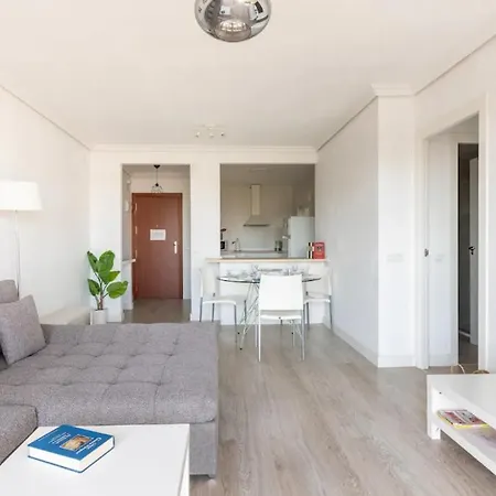 Amplio Con 4 Y 2 Banos - Great With 4 - 2 Baths Seville