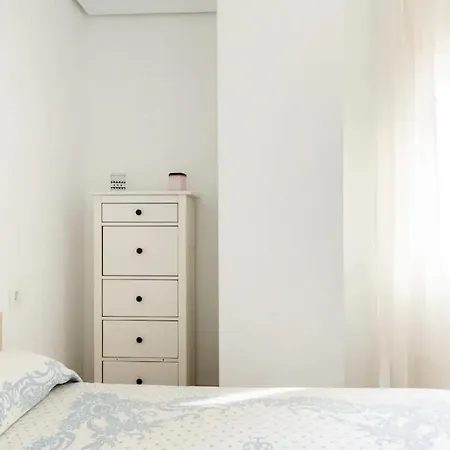 Amplio Con 4 Y 2 Banos - Great With 4 - 2 Baths Apartment