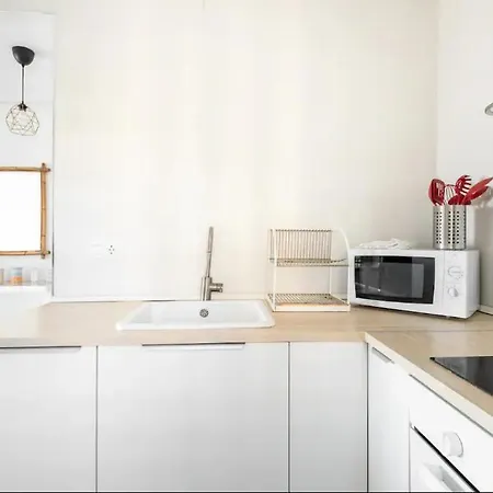 Amplio Con 4 Y 2 Banos - Great With 4 - 2 Baths *