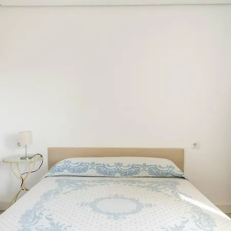 Amplio Con 4 Y 2 Banos - Great With 4 - 2 Baths Apartment
